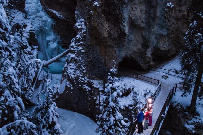 Johnston Canyon Evening Icewalk - The ride to the trailhead sets the scene