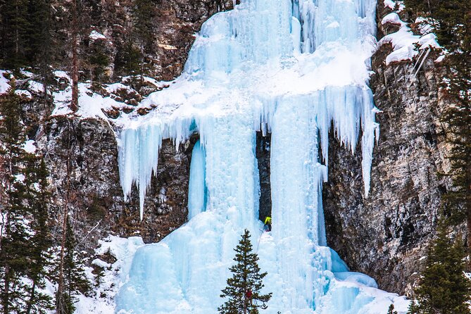 Johnston Canyon Frozen Waterfalls - Small Group Tour - Clothing and fitness advice for the frozen trail