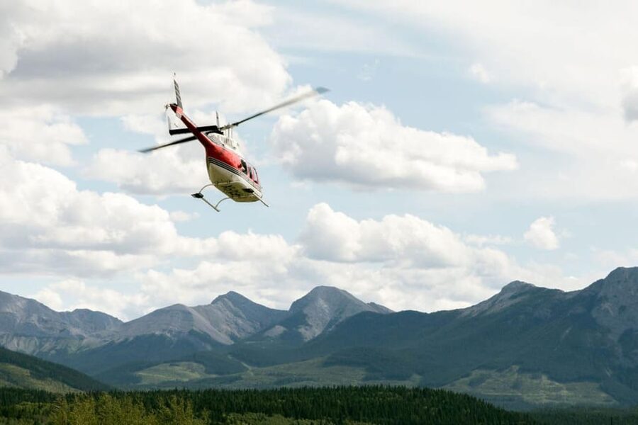 Kananaskis: 30-Minute Heli Tour of Minnewanka Lake and Banff - What $267 per person really buys you