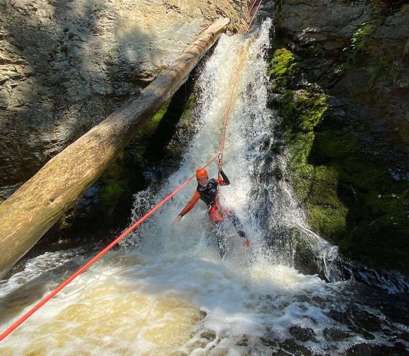 Kelowna: Adrenaline Canyoning Tour - The 20-minute safety briefing