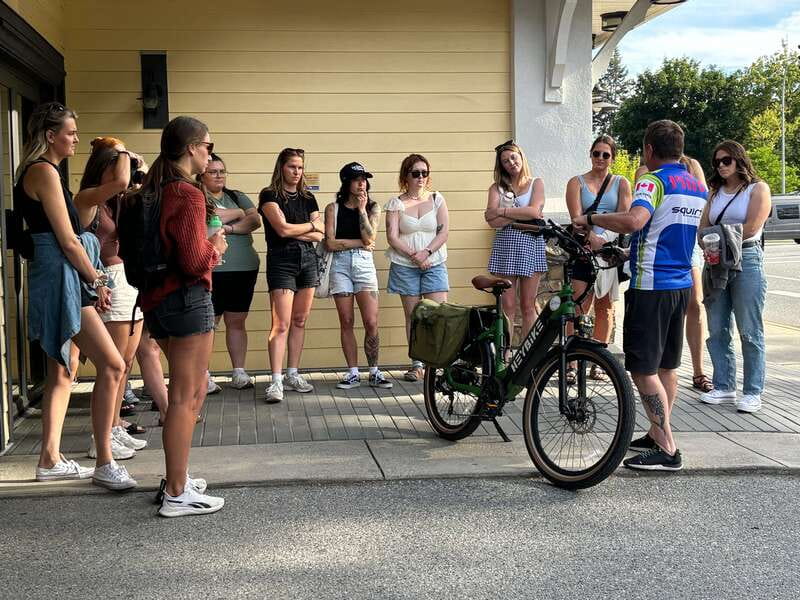 Kelowna: E-Bike Guided Wine Tour with Lunch & Tastings - Sperling Vineyards: your first taste of Okanagan wine