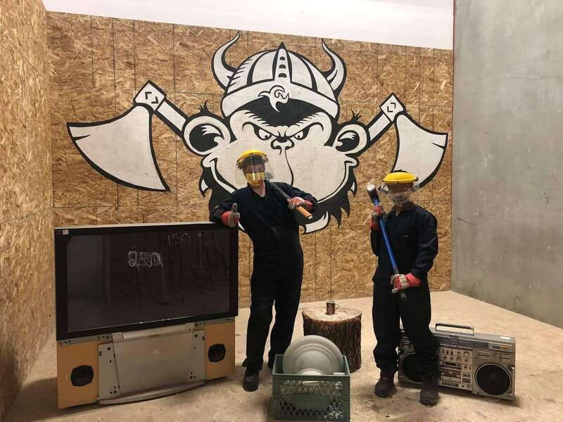 Kelowna: E-Bike Ride and Axe Throwing Adventure - Getting comfortable with the e-bike