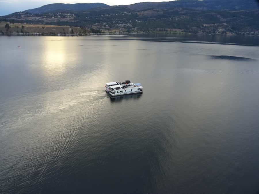 Kelowna: Okanagan Lake Sunset Cruise - Key things to know before boarding