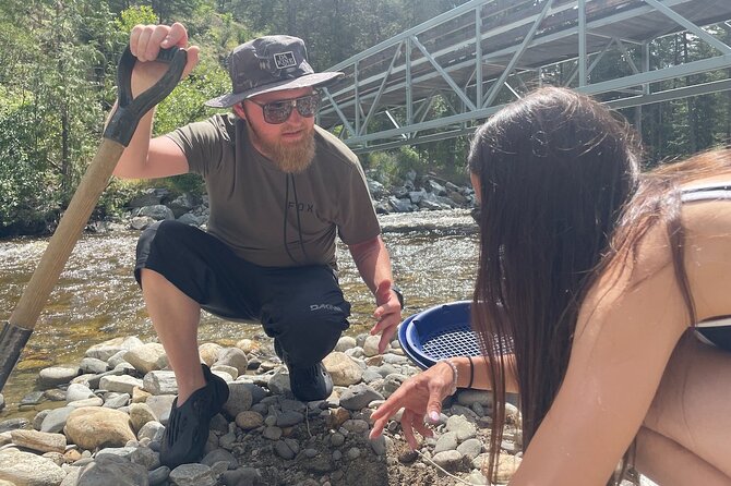 Kelowna Scenic Canyon Gold Panning Experience - Why families and beginners are a strong match
