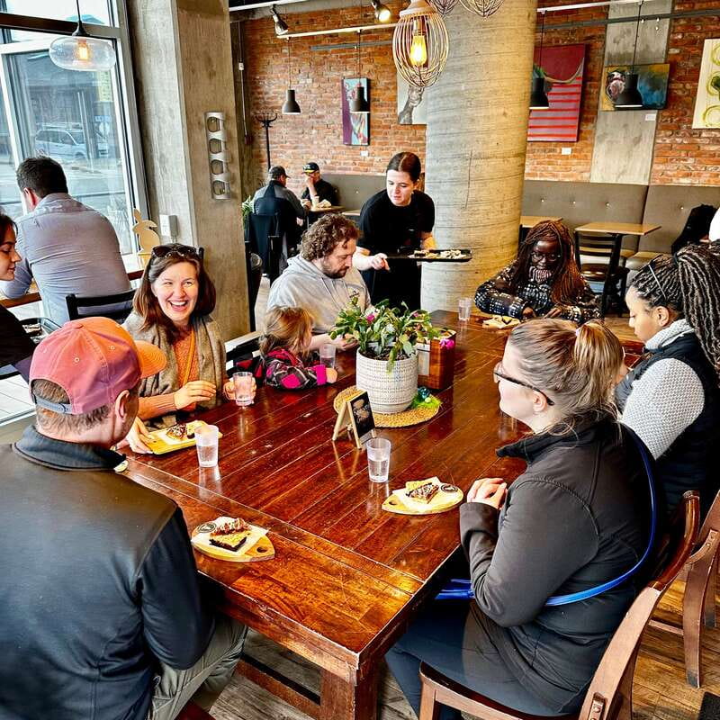 Kelowna: Walking Food Tour with 7 Tastings and 4 Drinks - Stuart Park, the Yacht Club, and the lakefront