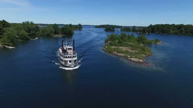 Kingston: Brunch Cruise of Thousand Islands - Finding the Best Use of Three Decks
