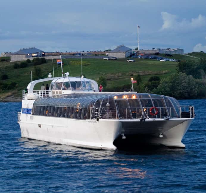 Kingston: Lunch Cruise of Thousand Islands - Island Queen or Island Star: what the boat change means