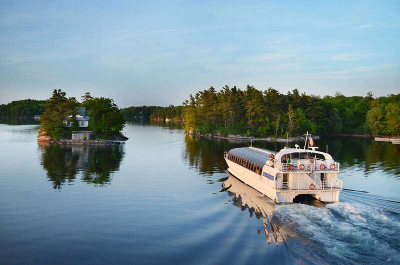 Kingston: Lunch Cruise of Thousand Islands - Kingston sights and the value of live narration