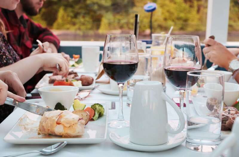 Kingston: Sunset Dinner Cruise - A three-hour evening on Kingston’s water