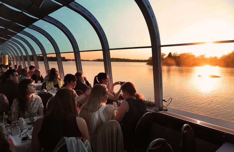 Kingston: Sunset Dinner Cruise - Island Queen or Island Star: the boat matters