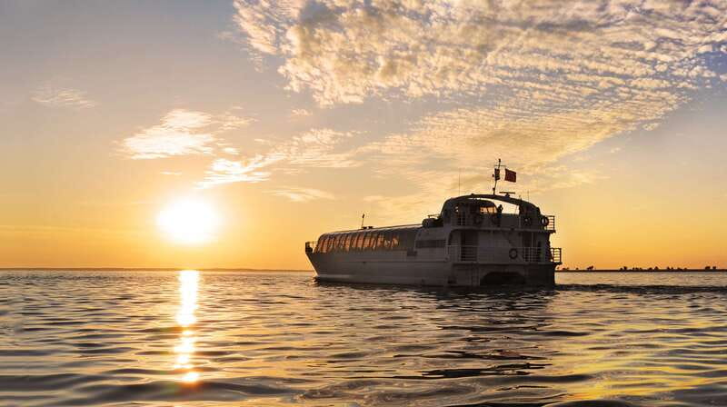 Kingston: Sunset Dinner Cruise - Watching the Admiralty Islands change color
