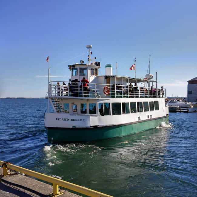 Kingston: Waterfront Shipwreck Cruise with Guide - Boarding the Island Belle and settling in