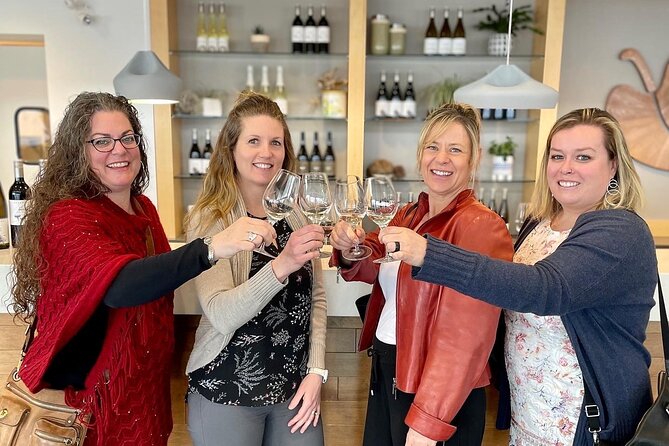 Lake Country Half Day Guided Wine Tour With 4 Wineries - Four wineries, one compact Lake Country route