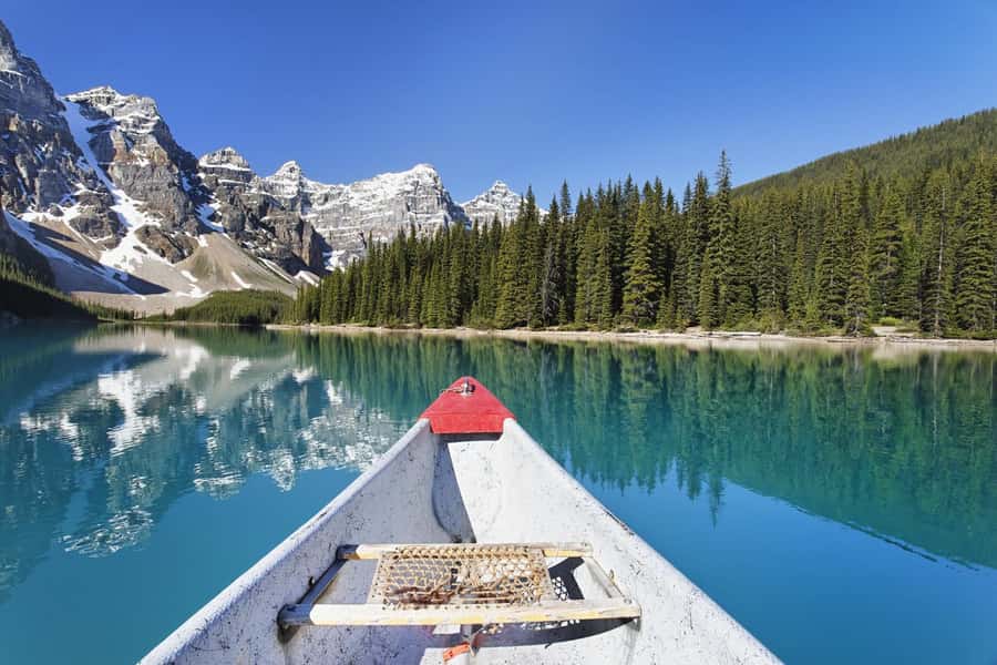 Lake Louise, Banff Gondola, Lake Minnewanka, Cave & Basin - Starting the morning near Banff’s mountain viewpoints