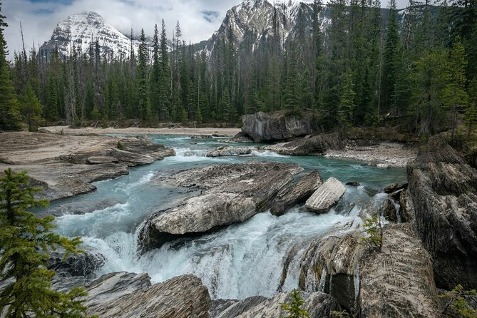 Lake Louise Moraine Lake Emerald Lake Yoho Banff National Park - Emerald Lake brings a different color and mood
