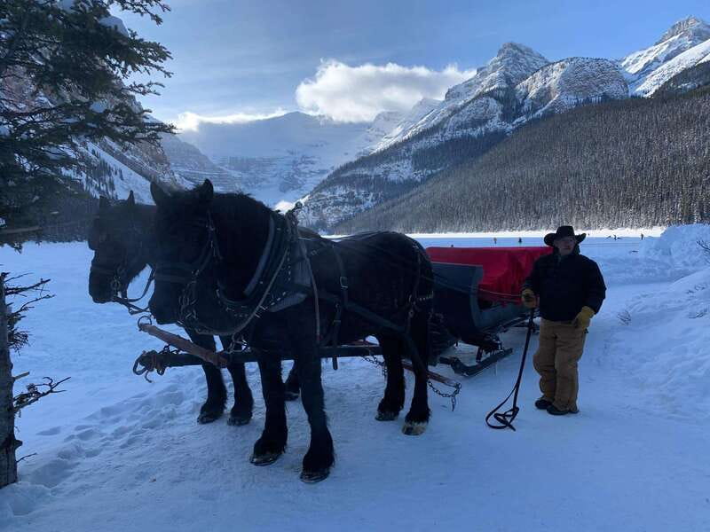 Lake Louise Winterland Tour - Arriving at the frozen lakeshore