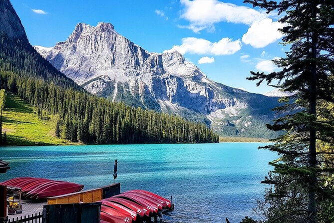 Lake Louise & Yoho National Park Day Tour from Calgary/Banff - Commentary, languages, and the group experience