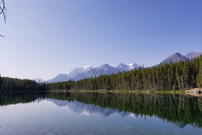 Lake View Tour-Lake Moraine, Louise, Emerald, Peyto, Vermillion - Lake Louise gives you the famous turquoise view