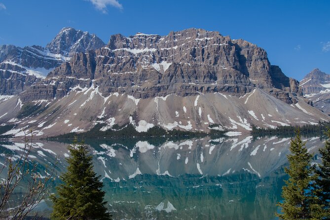 Lake View Tour-Lake Moraine, Louise, Emerald, Peyto, Vermillion - Lake Louise village is your lunch break