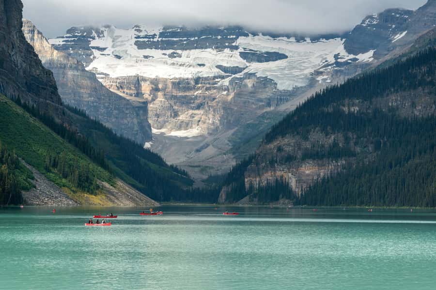 Lakes Moraine, Louise, Emerald, Johnston Canyon & Yoho Tour - Moraine Lake delivers the most famous view