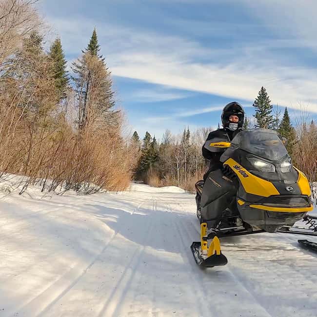 Laurentians: Snowmobile Guided Tour - How the price works for two people