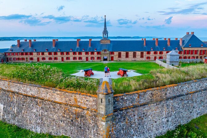 Louisbourg Fortress, Lighthouse and Cliffside Adventure - Five details that shape the experience