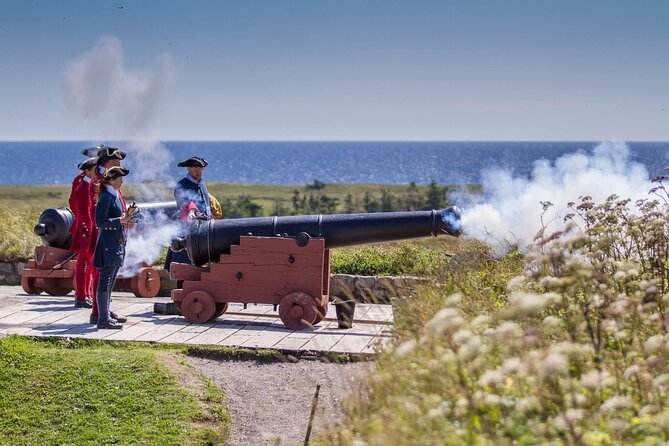 Louisbourg Fortress, Lighthouse and Cliffside Adventure - Food and free time inside the historic site