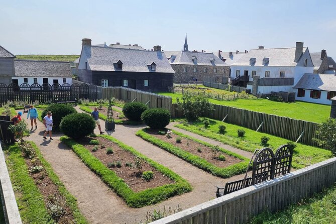 Louisbourg Fortress, Lighthouse and Cliffside Adventure - Transport, group size, and practical comfort