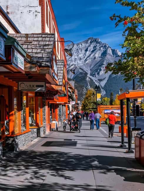 Louise Louise, Banff Gondola, Minnewanka & Emerald Lakes - Banff town for lunch and a short wander