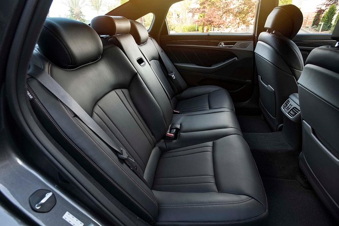 Low Cost :- Hire Full or Half Day Executive Luxury Car Services in Toronto - The vehicles, comfort, and luggage limits
