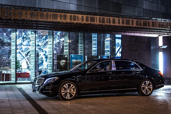 Low Cost :- Hire Full or Half Day Executive Luxury Car Services in Toronto - Business travel and client arrivals