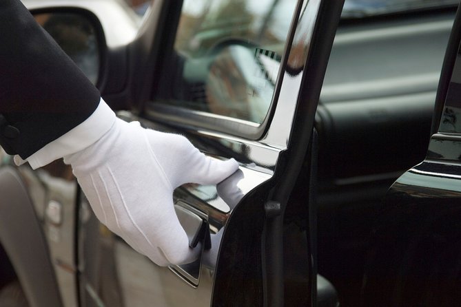 Low Cost :- Hire Full or Half Day Executive Luxury Car Services in Toronto - What you pay for, and where the value lies