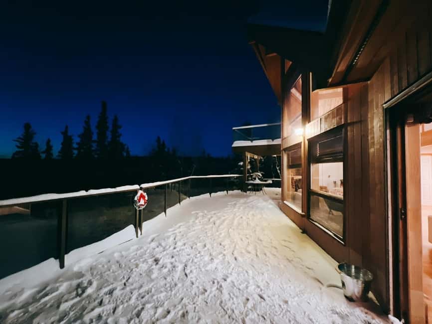 Madeline Lake: Aurora Lodge and Aurora Chasing Tour - Seeing the aurora from the lake