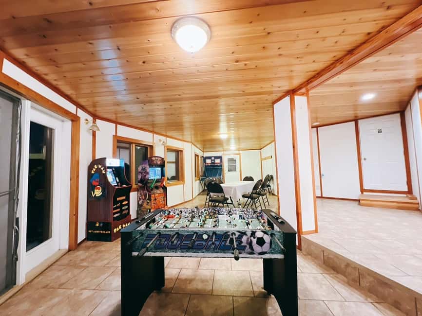 Madeline Lake: Aurora Lodge and Aurora Chasing Tour - Who should book this tour?