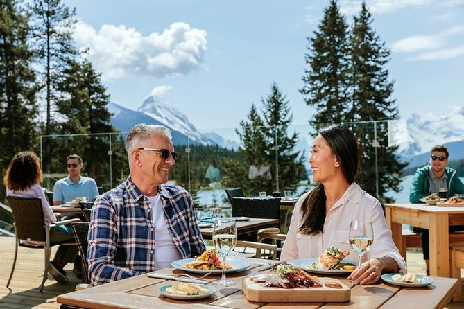 Maligne Lake Cruise - Ending back at the chalet