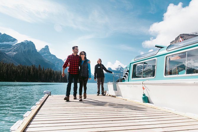 Maligne Lake Cruise - Starting beside the Maligne Lake Boathouse