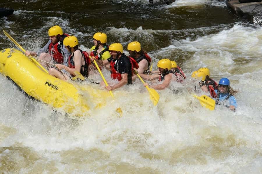 Mont-Tremblant: Half-Day White Water Rafting - Safety training before the first rapid