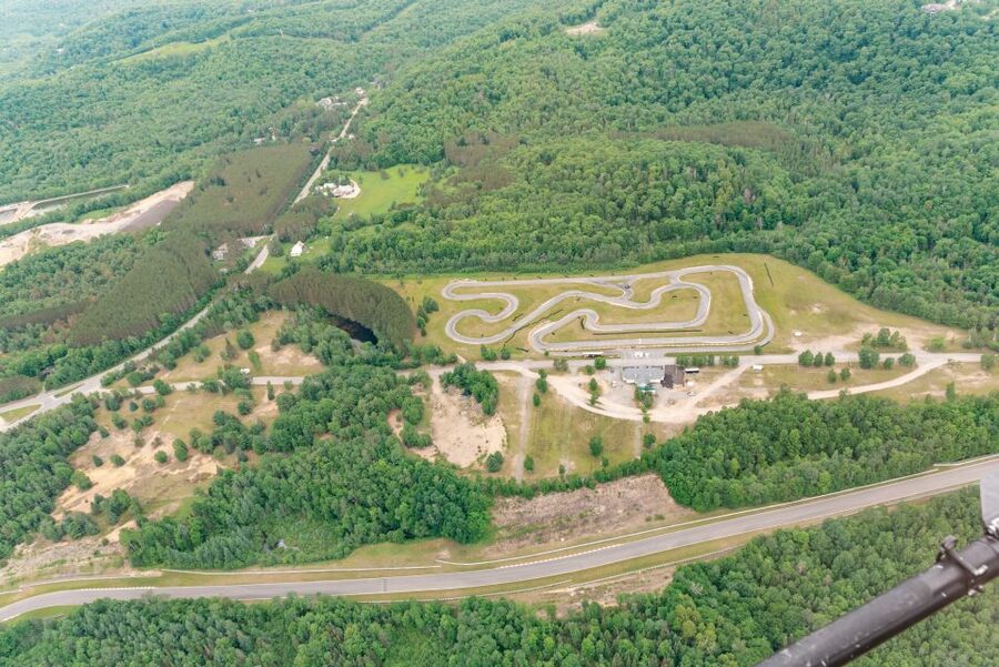 Mont Tremblant: Helicopter Tour with Optional Stopover - The 30-minute flight covers 90 kilometers