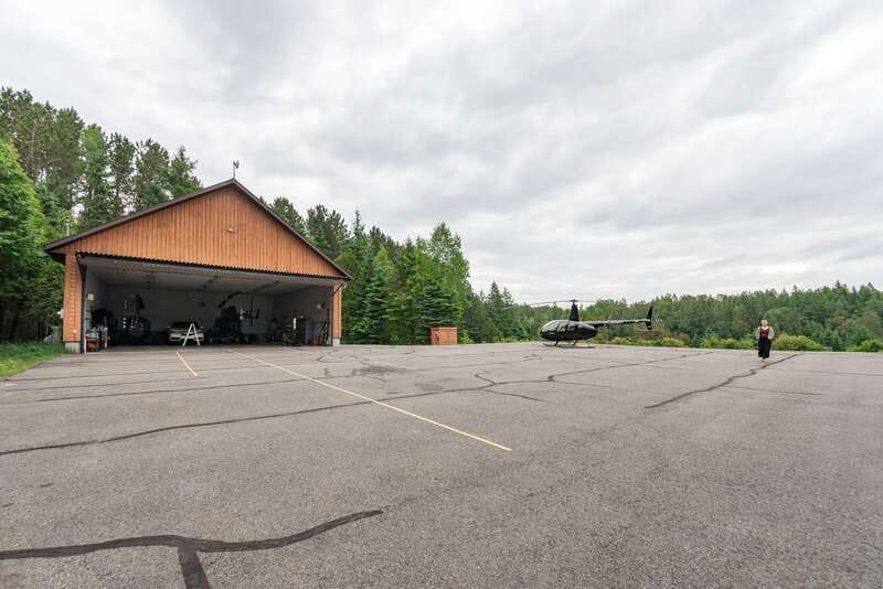 Mont Tremblant: Helicopter Tour with Optional Stopover - The pilots are part of the appeal