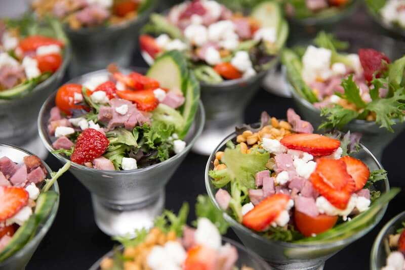 Montréal: 3 or 5-Course Dinner Cruise with DJ & Dancing - Who will enjoy this cruise most?