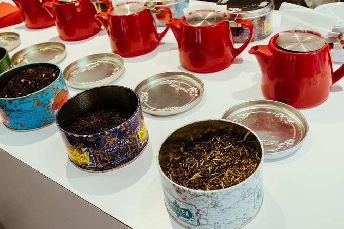 Montreal Afternoon Tea Tour - Chinatown, Chinese tea, and the walk between neighborhoods