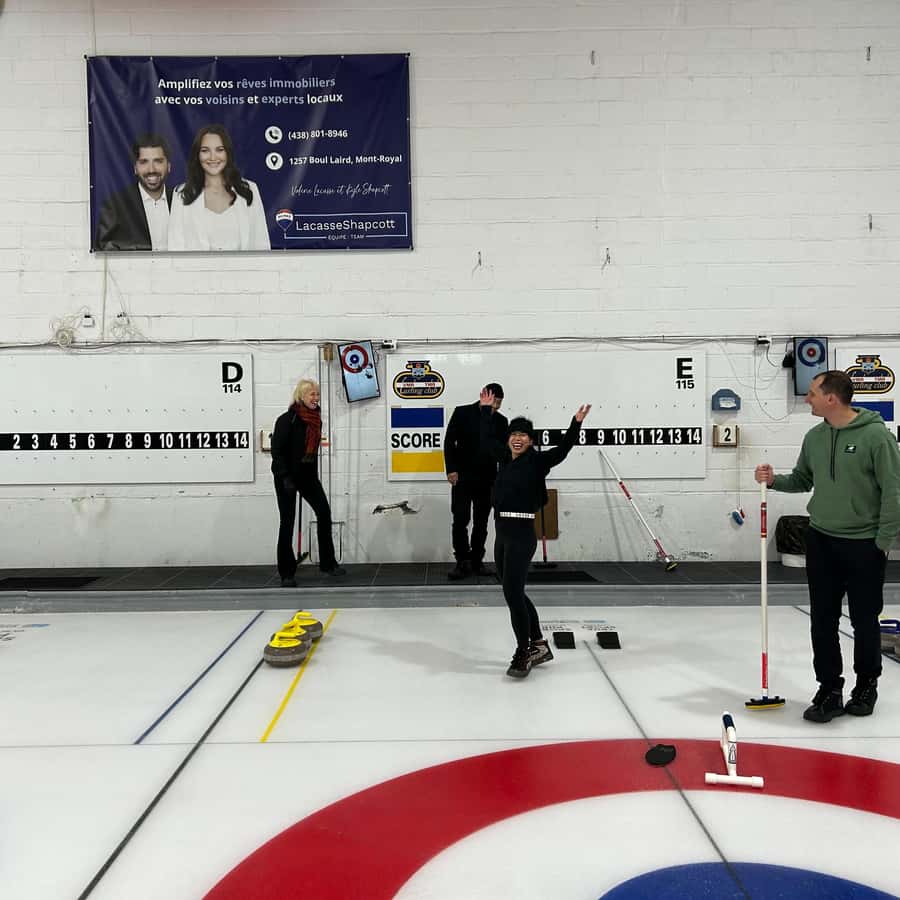 Montreal: Curling Experience with instructor and equipment - What to wear and how to prepare