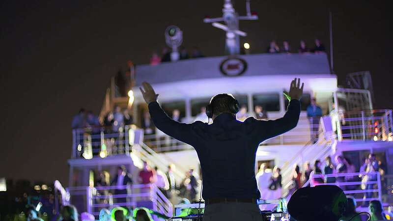 Montreal: Evening Cruise with DJ and Dance Floor - Îles-de-Boucherville Before the Turn Back