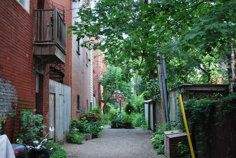 Montreal: Full-Day Small Group City Tour - St. Joseph’s Oratory and Mount Royal views