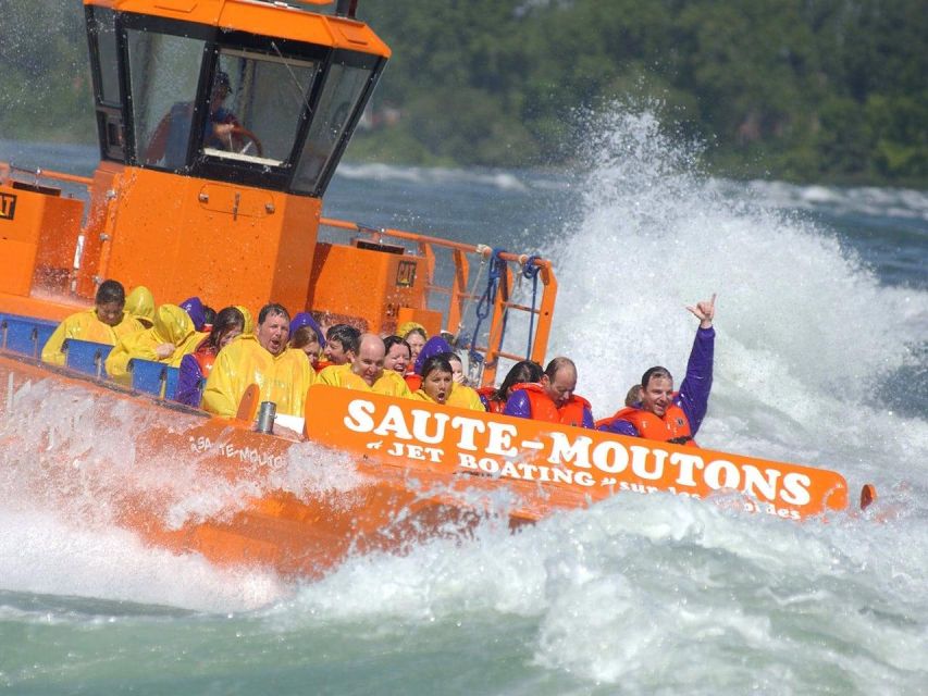 Montreal: Jet Boating on the Lachine Rapids - Changing rooms, lockers, and the wet-ride routine