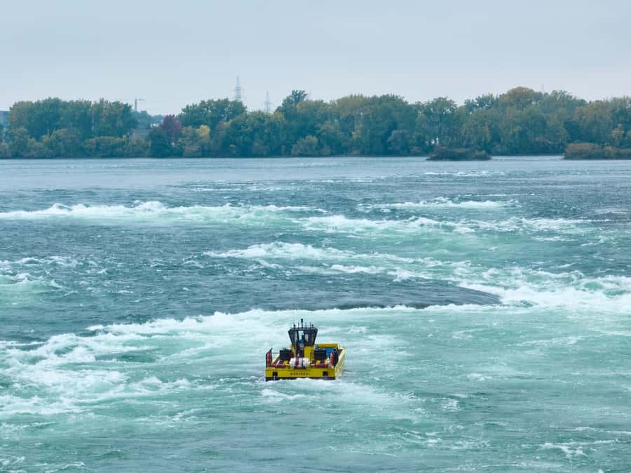 Montreal: Lachine Rapids Sightseeing Tour - Habitat 67 from its best angle