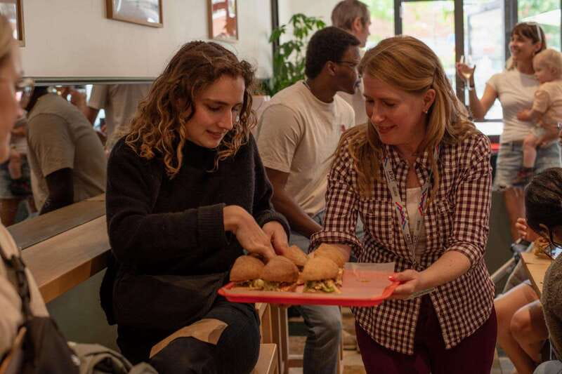 Montreal: Mile-End Foodie Walking Tour with 7 Tastings - Why Mile End makes such a good food tour setting