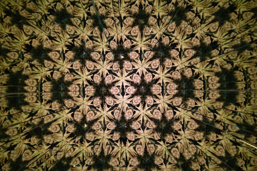 Montreal: Museum of Illusions Entry Ticket - Puzzles, perception, and the science behind the tricks