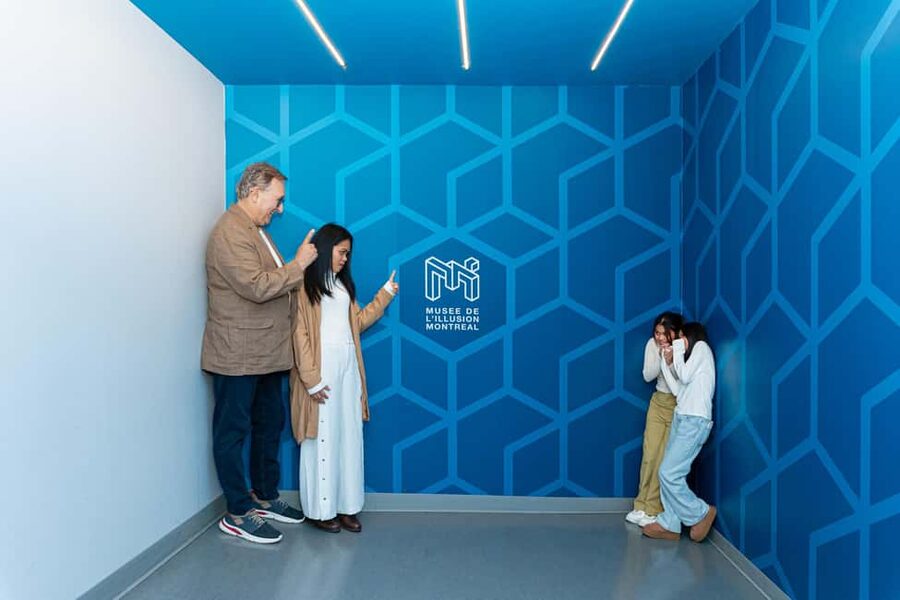 Montreal: Museum of Illusions Entry Ticket - Starting with light, perspective, and reflection