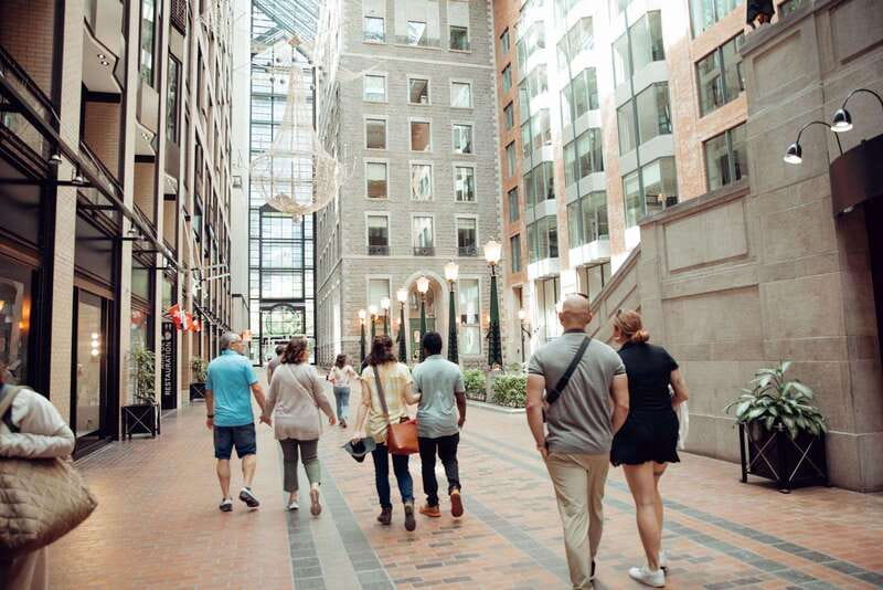 Montreal: Old Montreal Food and Drink Guided Walking Tour - Two Different Main Courses Depending on the Day